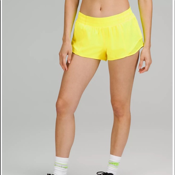 🍋 Lululemon Hotty Hot Shorts - Picture 2 of 4